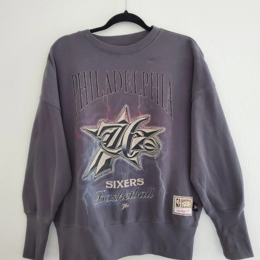 Mitchell & Ness Women's Charcoal Philadelphia 76ers Hardwood Classics Crew Sz M
